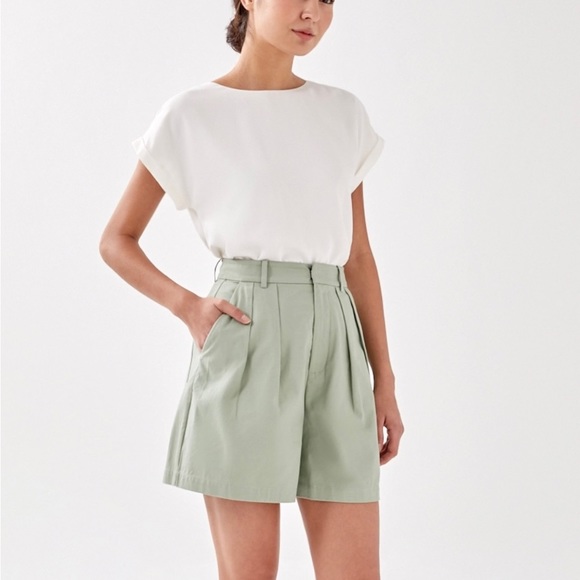 Love, Bonito Tops - Drop shoulder white tshirt, new, from Love, Bonito. fully lined size US 4